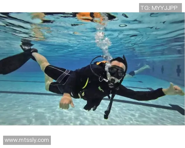 探索潜水泳装的设计演变与功能特点，打造舒适与时尚兼备的水中装备