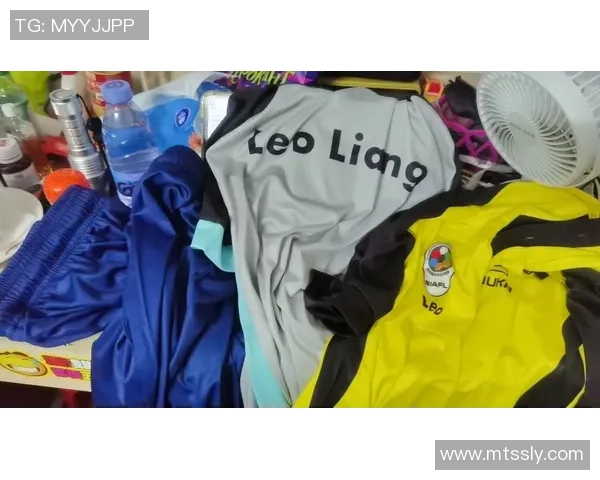 高性能足球比赛服装材料如何应对复杂比赛环境挑战